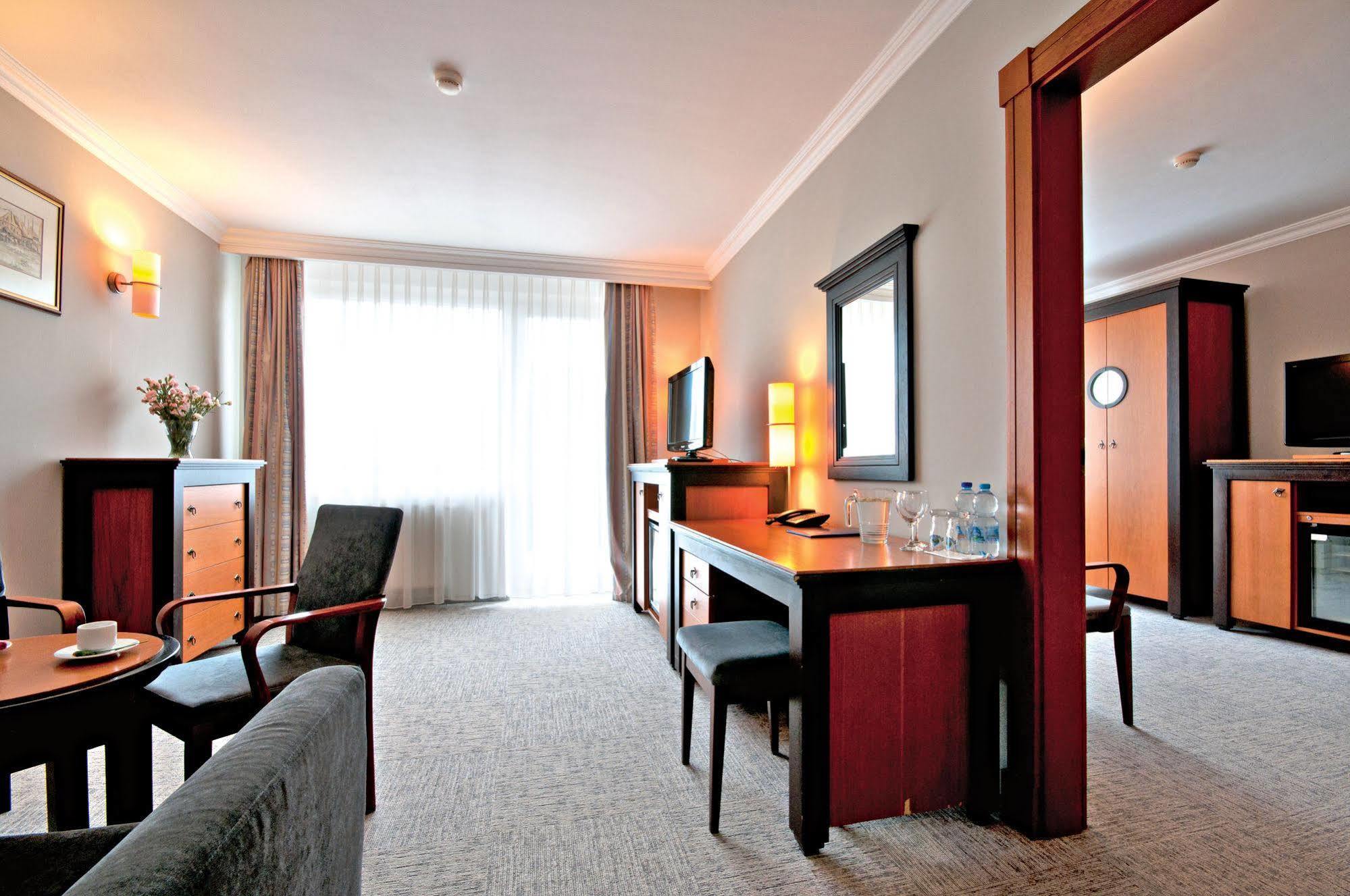 Leba Hotel & Spa ภายนอก รูปภาพ