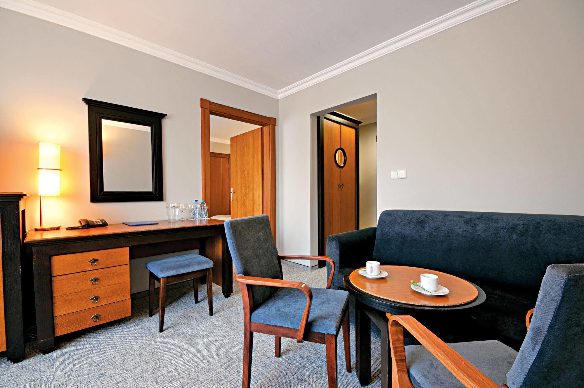 Leba Hotel & Spa ภายนอก รูปภาพ